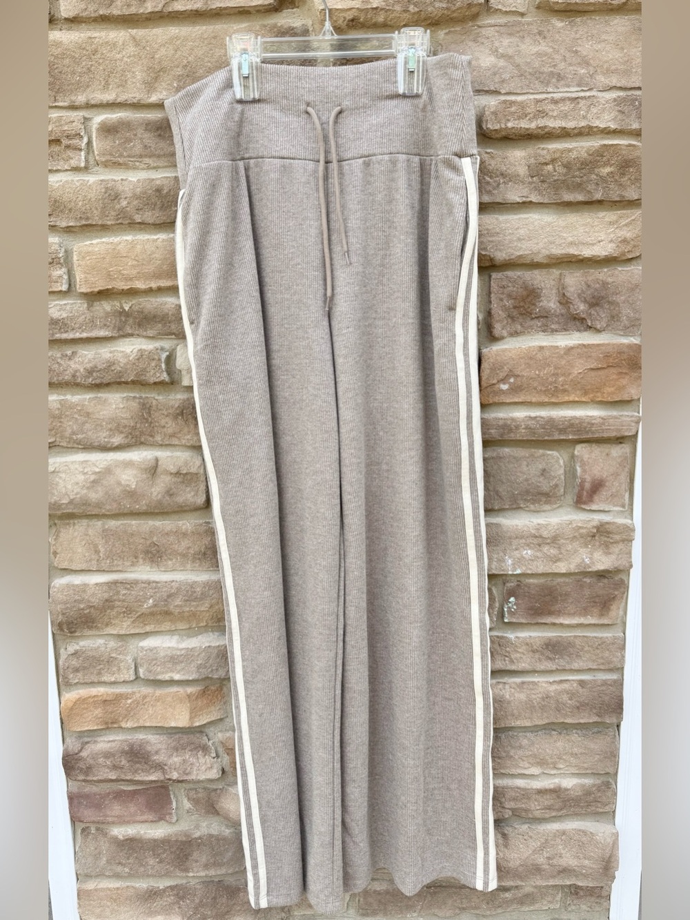 HALARA Taupe/Oatmeal Ribbed Wide-Leg Lounge Pants Side Stripe | XL